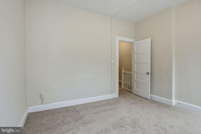 Dormitorio principal - 2873 Mayfield Ave