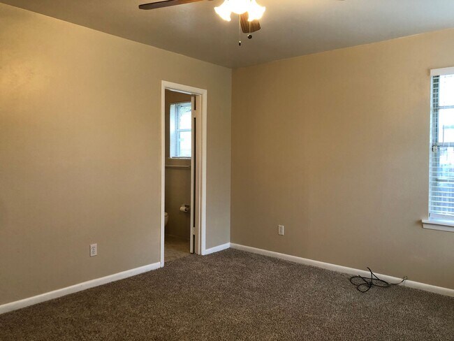 Building Photo - Coming Soon Spacious 3 Bedroom 2 Bath Home in Southwest Fort Worth