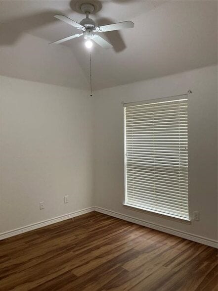 Photo - 1616 Falmouth Dr House