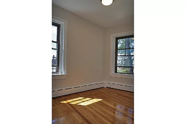 Foto del edificio - 102 Willow St