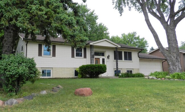 Foto del edificio - 2571 Crown Hill Ct