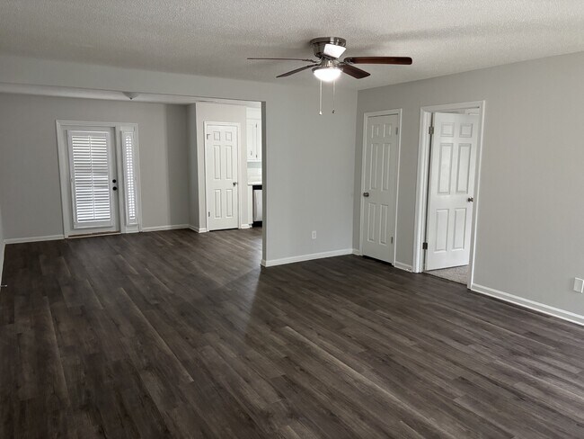 Foto del edificio - 532 Kenton Dr