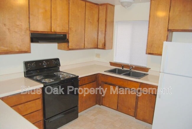 Building Photo - 985 Salem St