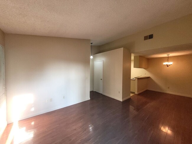 Building Photo - Condo on Madison Avenue. MOVE IN SPECIAL. ...