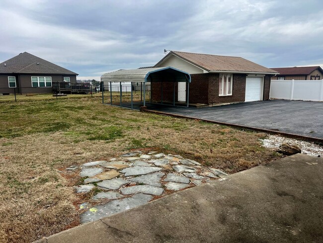 Foto del edificio - Spacious 3-Bedroom Ranch for Rent in Franklin, KY!