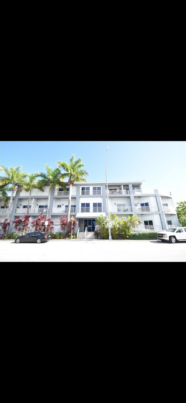 Foto del edificio - 2734 Bird Ave