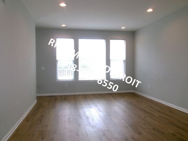 Building Photo - Modern 2021-Built Townhouse Condo in Prime...