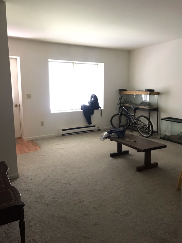 31 Railroad St Unit Apt.18, Canaan, CT 06018 Room for Rent in Canaan