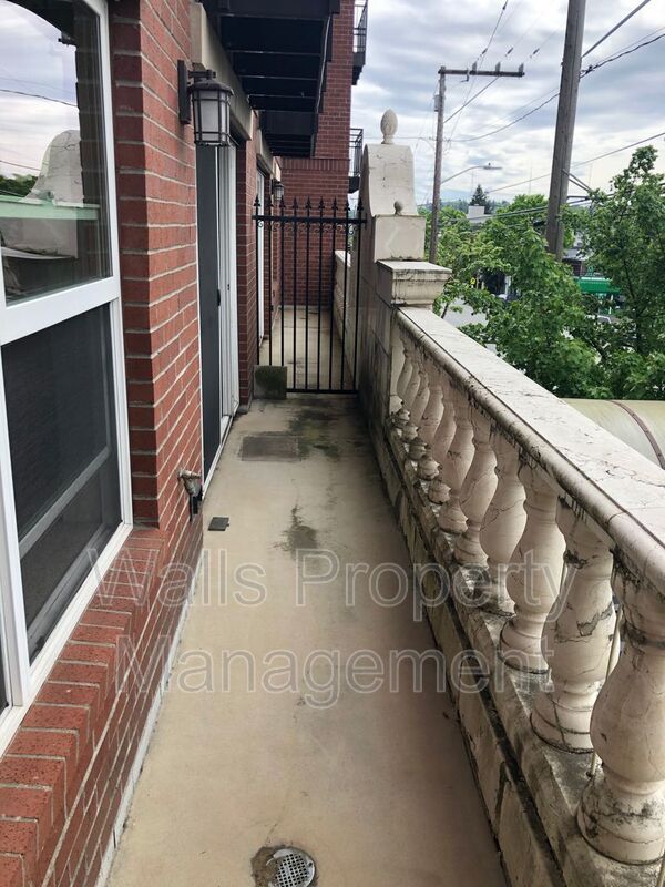 Building Photo - 4218 Stone Way N