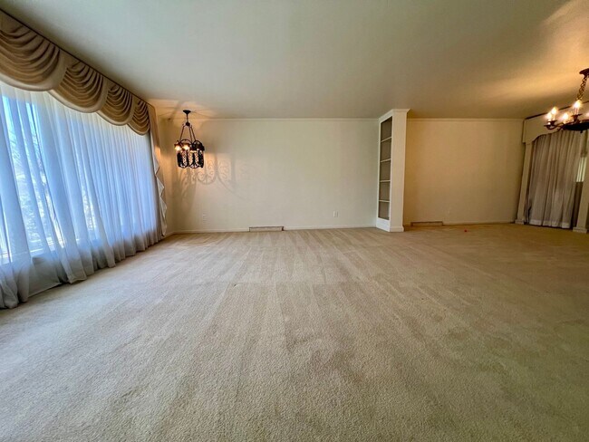 Foto del edificio - Stunning 4-Bedroom Single Family Home in Wyncote! Available NOW!