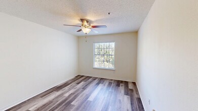 Interior Photo - Regatta Shores