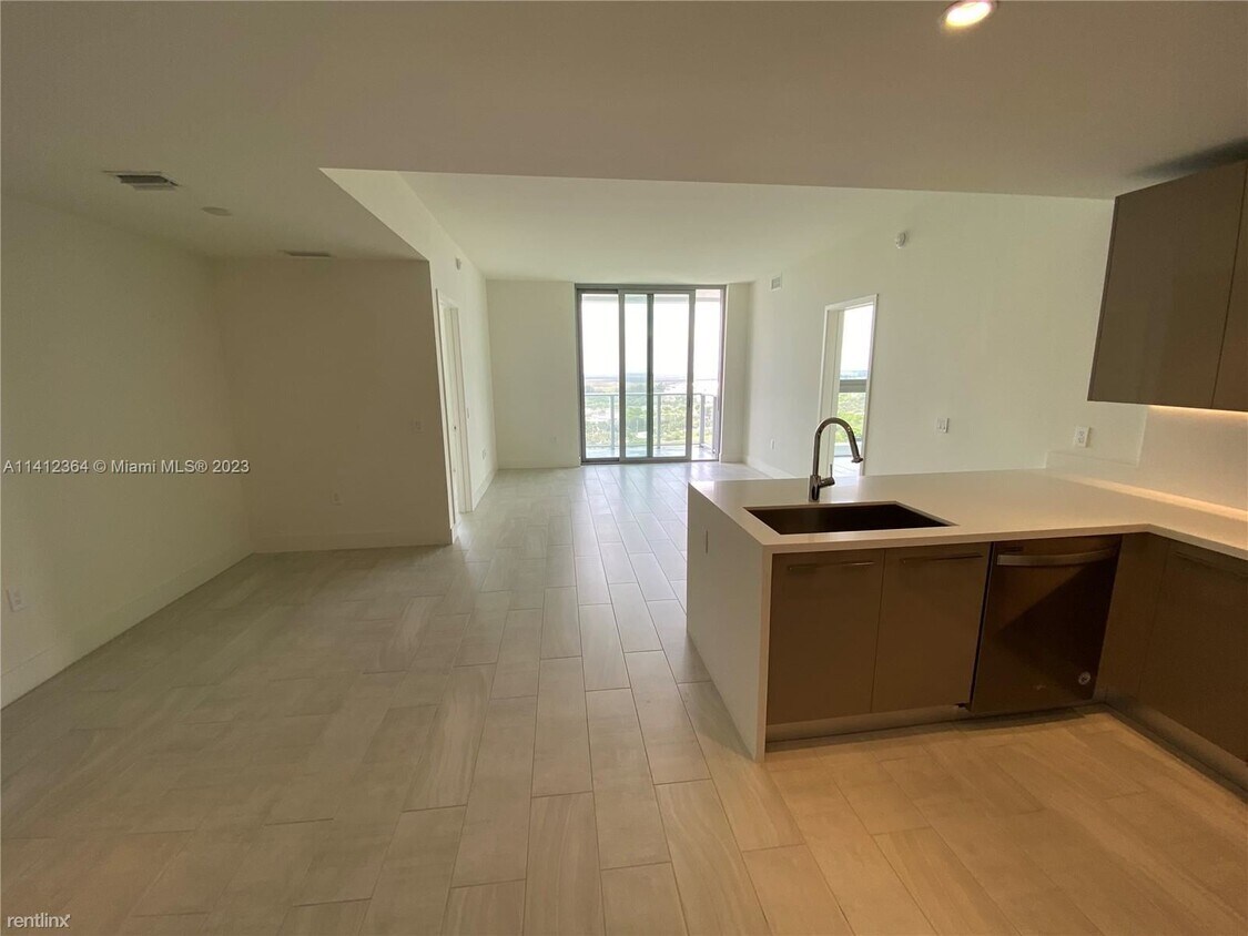 Foto principal - 2 br, 2 bath Condo - 2000 Metropica Way Ap...