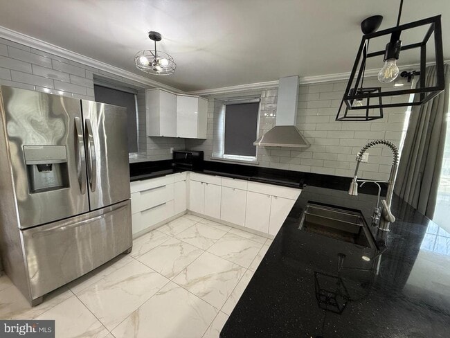 Building Photo - 56 N New Ardmore Ave