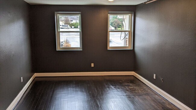 Foto del edificio - 1 Bedroom Apartment off Dayton Boulevard i...