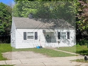 Building Photo - 1335 Roosevelt Ave