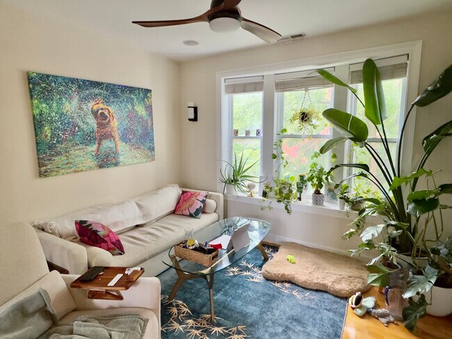 Foto del edificio - 2572 W Lyndale St