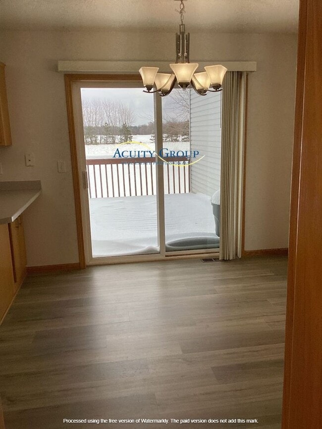 Building Photo - 3BR, 3BA Three Level Split in Zimmerman