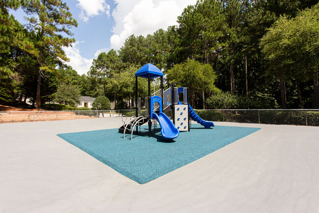Building Photo - The Laurel