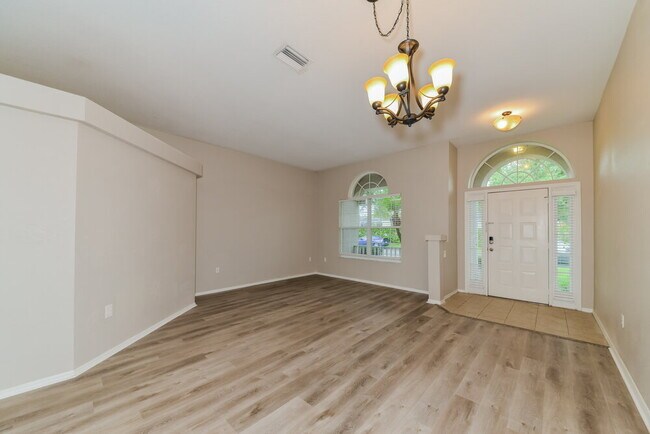 Building Photo - 6210 Blackberry Ln