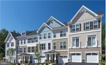 Building Photo - 12745 Lotte Dr