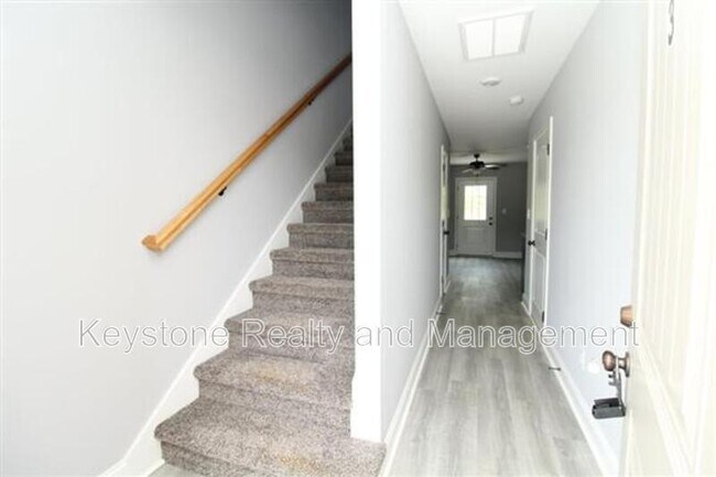 Building Photo - 1724-2 Manning Dr