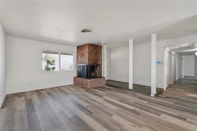 Building Photo - 1319 S Lindell Rd