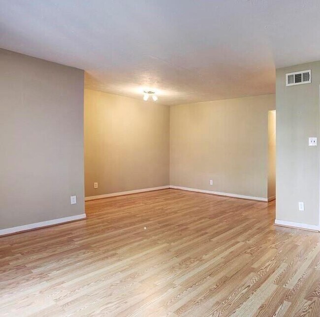Building Photo - 3400 Timmons Ln