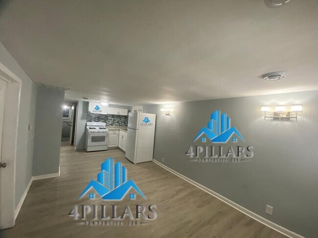 Building Photo - Charming 2 Bedroom, 1 Bath Apartment for Rent