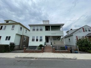 Building Photo - 25 Hanover St