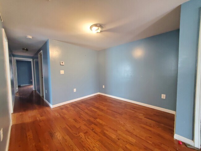 Building Photo - 102 Bergen Ave