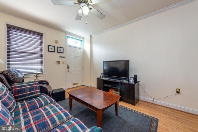 Building Photo - 3008 Hudson St