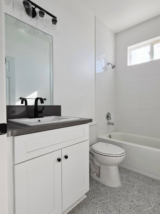 Building Photo - 9840 Mesquite Ave