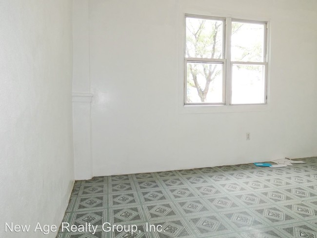 Building Photo - 4616 Walnut St