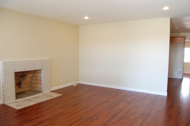 Building Photo - 16106 Bonsallo Ave