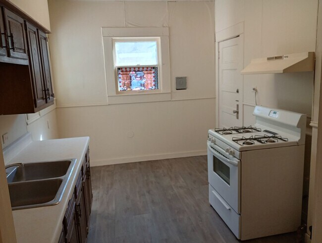 Foto del edificio - 2222 Vance Ave