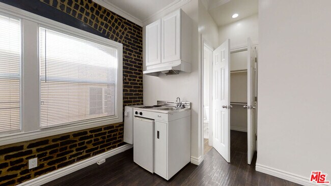 Foto del edificio - 738 S New Hampshire Ave