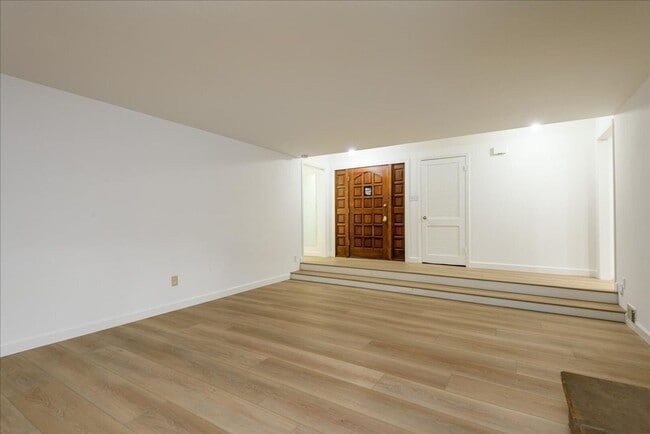 Building Photo - 726 14th Avenue-