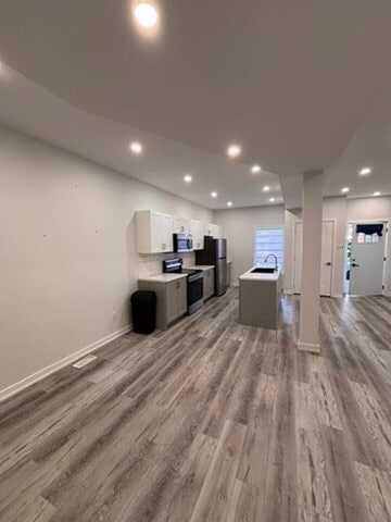 Building Photo - 160 Bayswater Ave