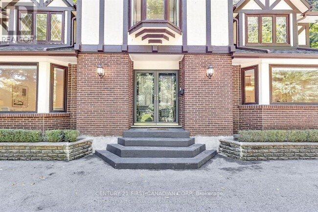Building Photo - 441 Westmount Dr