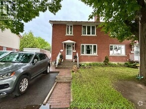 Building Photo - 1350 Leaside Ave