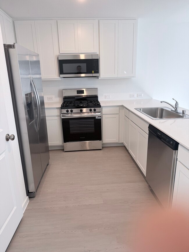 Cocina con electrodomésticos - 3152 Burmese St