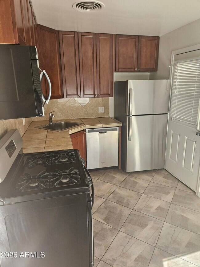 Foto del edificio - 1508 E Highland Ave