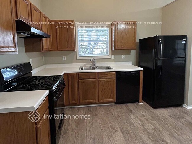 Foto del edificio - 3763 Laurel Green Way