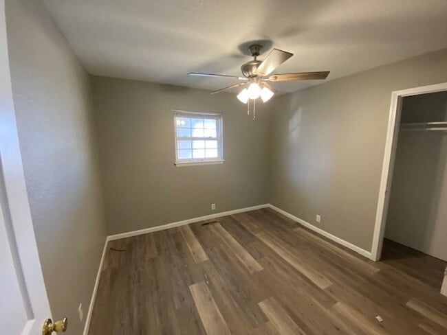 Foto del edificio - VERY NICE 3-BEDROOM 1-BATH IN WEST JOPLIN-$1250 RENT-$1250 DEPOSIT