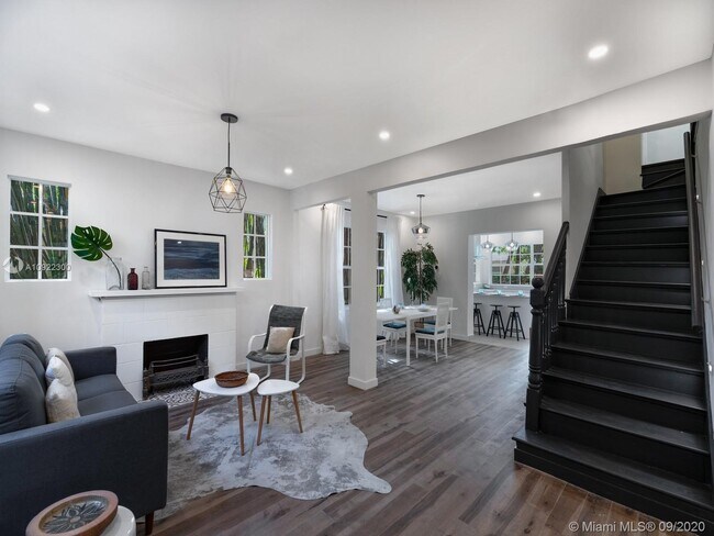 Foto del edificio - 160 NE 43rd St