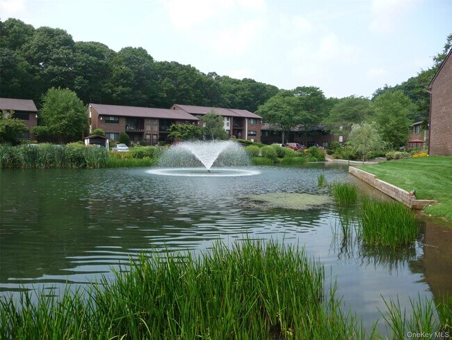 Foto del edificio - 44 NY-25A