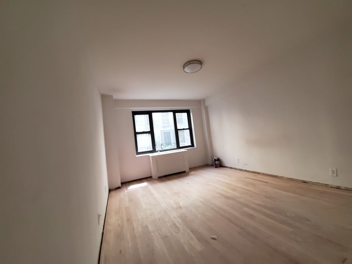 Foto principal - 405 E 56th St