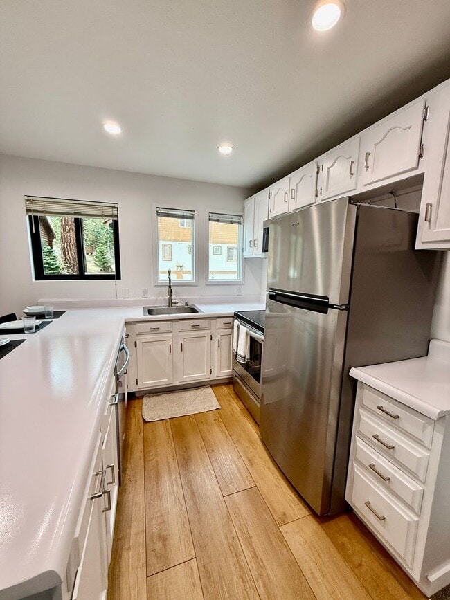 Building Photo - 41 Ridgecrest Dr