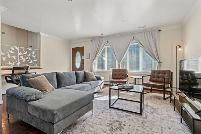 Foto del edificio - 9103 Columbia Ave