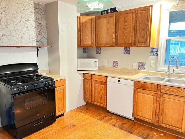 Foto del edificio - 2 br, 2 bath House - 625 5th Avenue